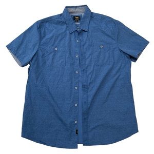 Lee Men’s Extreme Motion Blue Pocketed Short Sleeve Button Up Shirt Size XL